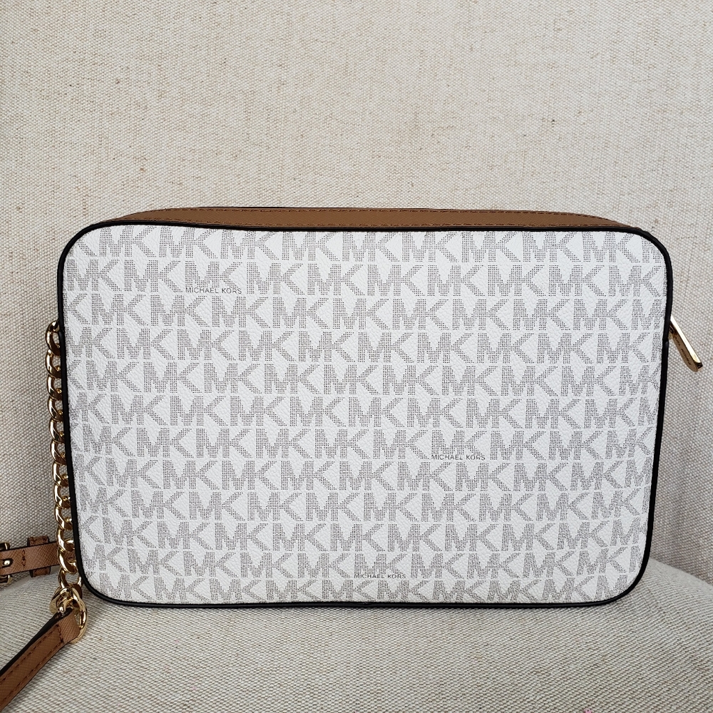 🌺NWT Michael Kors LG EW crossbody bag Vanilla MK - Picture 4 of 8